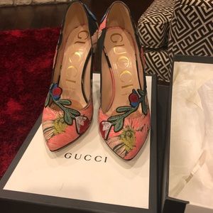 Gucci Black and Pink Floral Heels size 7